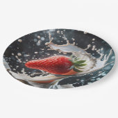 aardbei melk splash papieren bordje (Gekanteld)