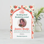 Aardbei Moslim Baby Meisje Geboorteaankondiging Kaart (Staand voorkant)