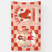 Aardbei Schaatsen | Retro Rolschaatsen Verjaardag Spandoek (Verticaal)