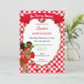 Aardbei Thema Baby Meisje Gingham Rood Groen Kaart (Staand voorkant)