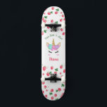 Aardbei Unicorn skateboard met naam<br><div class="desc">Maak van deze Aardbei Unicorn skateboard uw eigen door jouw tekst toe te voegen. Als u toegang wilt krijgen tot geavanceerde bewerkingsgereedschappen,  gaat u naar "Deze sjabloon aanpassen" en klikt u op "Details",  scrolt u naar beneden en drukt u op de link "Klik om verder aan te passen".</div>