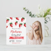 Aardbei verjaardag foto uitnodiging (Staand voorkant)