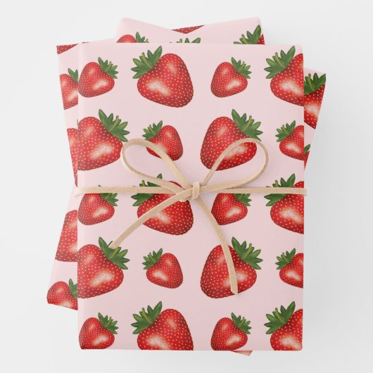Aardbei zomer fruit patroon op roze inpakpapier vel (In situ)
