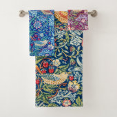 Aardbeien 3kleuren, William Morris Bad Handdoek (Insitu)