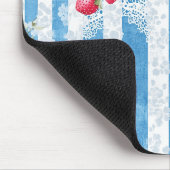 Aardbeien & Bloemen op Blue Stripes Muismat (Hoek)