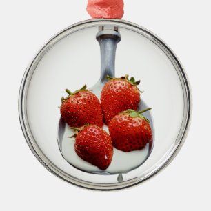 Aardbeien en crème metalen ornament
