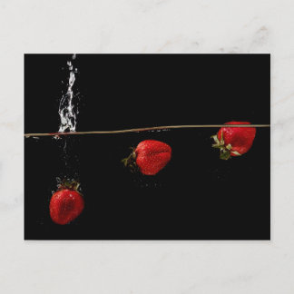 Aardbeien in water briefkaart