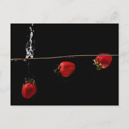 Aardbeien in water briefkaart (Voorkant)