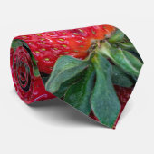 Aardbeien met groene bladeren stropdas (Opgerold)