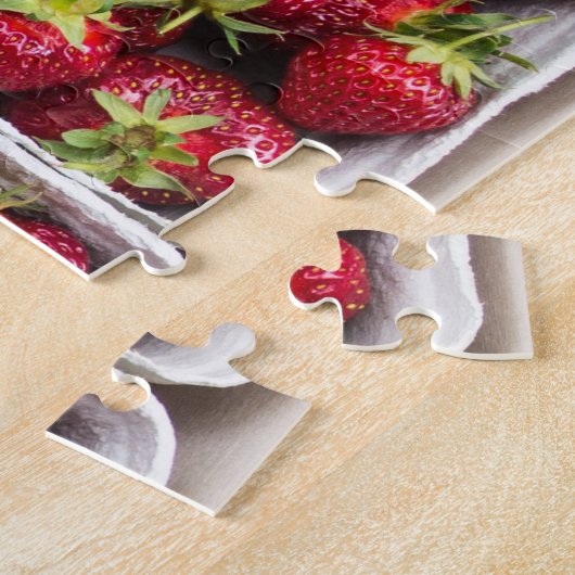 Aardbeien op de markt voor containers van de landb legpuzzel (Zijkant)