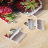 Aardbeien op de markt voor containers van de landb legpuzzel (Zijkant)