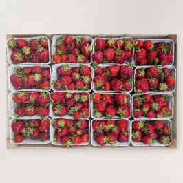 Aardbeien op de markt voor containers van de landb legpuzzel