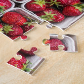 Aardbeien op de markt voor containers van de landb legpuzzel (Zijkant)