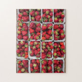 Aardbeien op de markt voor containers van de landb legpuzzel (Verticaal)