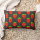 aardbeien op donkere achtergrond kussen (Deken)