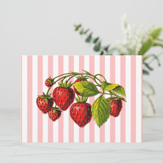 Aardbeien op roze en witte strepen kaart (Staand voorkant)