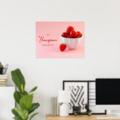 Aardbeien op roze foto Custom Family Kitchen Poster (Thuiskantoor)