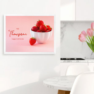 Aardbeien op roze foto Custom Family Kitchen Poster