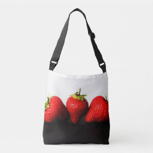 Aardbeien op wit boven zwart gebak crossbody tas