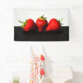 Aardbeien op wit over zwart BNRCNA Spandoek (Insitu)