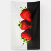 Aardbeien op wit over zwart BNRCNA Spandoek (Verticaal)
