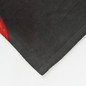 Aardbeien op wit over zwart fbcnm fleece deken (Hoek)