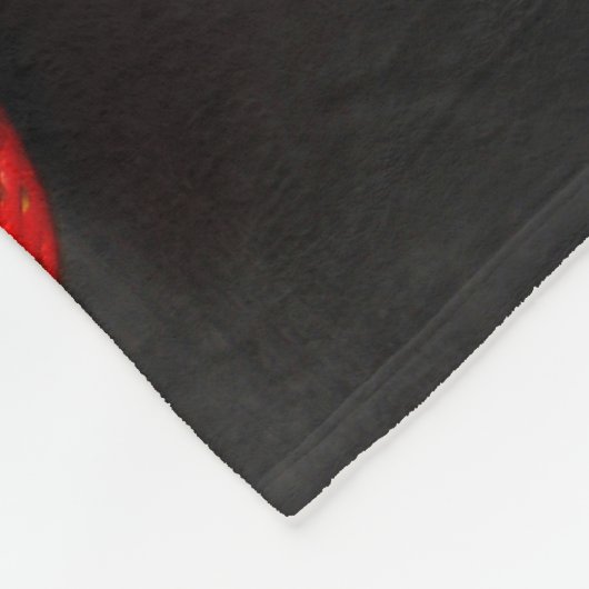 Aardbeien op wit over zwart fbcnm fleece deken (Hoek)