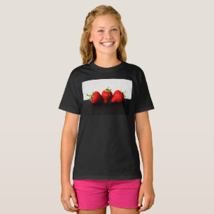 Aardbeien op wit over zwart GCM T-shirt