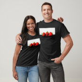 Aardbeien op wit over zwart mccna t-shirt (Unisex)