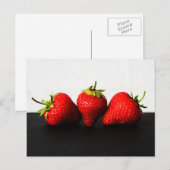 Aardbeien op wit over zwart pc arc2 briefkaart (Voorkant / Achterkant)