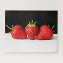 Aardbeien op zwart over wit 16x20 520pc jpcnm