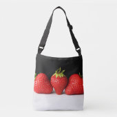 Aardbeien op zwart over wit cbbcna crossbody tas (Voorkant)