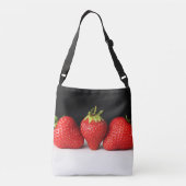 Aardbeien op zwart over wit cbbcnm crossbody tas (Achterkant)