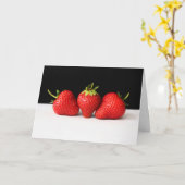 Aardbeien op zwart over wit gccnm kaart (Gele Bloem)