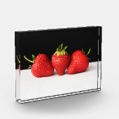 Aardbeien op zwart over wit PBCNA Fotoblokken (Links)