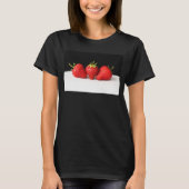 Aardbeien op zwart over wit wccna t-shirt (Voorkant)