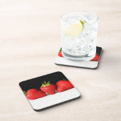 Aardbeien op zwart over witte coastercana bier onderzetter (Rechterzijde)