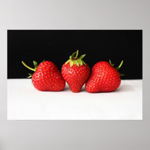Aardbeien op zwart over witte wapens poster