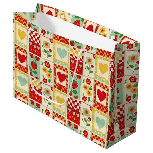 Aardbeien Patchwork Picknick Groot Cadeauzakje (Voorkant Gekanteld)