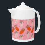 Aardbeien Roze witte doodle Fruit Patroon Theepot<br><div class="desc">Met de hand getekende aardbeien Patroon met witte en roze aardbei.</div>