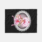 Aardbeien Shortcake Karakter met Cake en Roze Fleece Deken (Voorkant (Horizontaal))