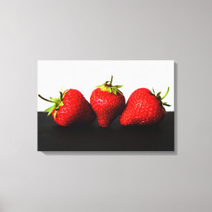Aardbeien Wit Over Zwart 24x16 (60x40cm)waca Canvas Afdruk