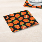 Aardbeien zwart:  naadloze textuur kartonnen onderzetters (Schuin)