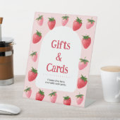 Aardbeienbessen eerste verjaardagscadeaus reclamebord met voetstuk (Insitu)