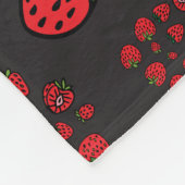 aardbeienbloemen op zwart fleece deken (Hoek)