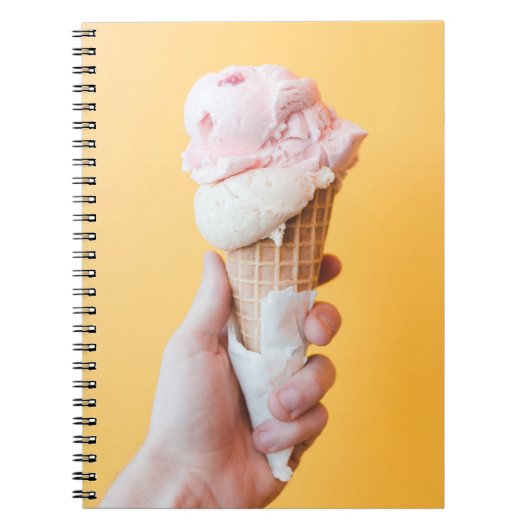 Aardbeienijs op kuit notitieboek (Voorkant)
