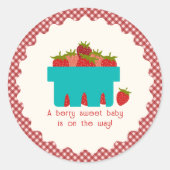 Aardbeienmand Gingham Berry Sweet Baby shower Ronde Sticker (Voorkant)