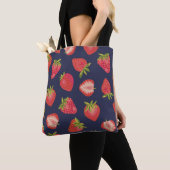 Aardbeienpatroon op Blauw Tote Bag (Dichtbij)