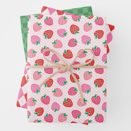 Aardbeienruitjes & Argyle Kerst Roze Groen Inpakpapier Vel (In situ)