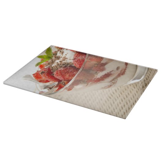 Aardbeiensap met vers yoghurt snijplank (Hoek)